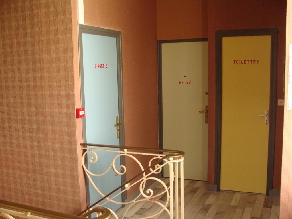 Hôtel Le Flaubert Fougères Exterior foto